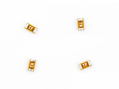 力特0468系列貼片保險(xiǎn)絲